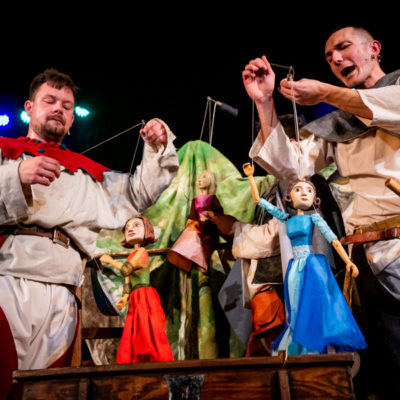 Okładka galerii "O trzech zaklętych królewnach, czyli opowieść rozbójników"