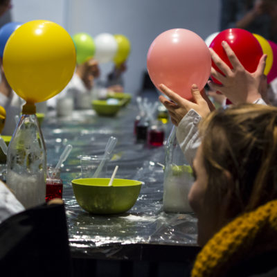 Okładka galerii Kolorowa chemia | Dzieciaki na Piętrze