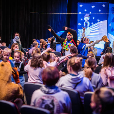 Okładka galerii „Zimowa Kraina Czarów” Teatr w Ruchu | Dzieciaki na Piętrze 2022