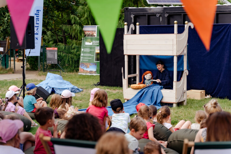 Okładka wydarzenia - PLAC WOLNOŚCI DLA DZIECI: "Wikingowie z ulicy Północnej" Teatr Wariate
