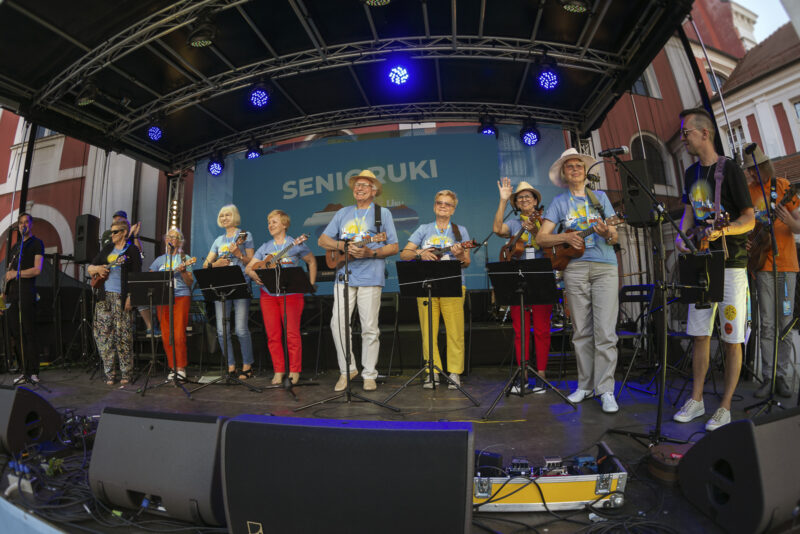 Okładka wydarzenia - DO ZOBACZENIA NA PLACU WOLNOŚCI: "Senioralni. Poznań" 2022 - koncert zespołu Żuki Rock'n' Roll Band i Senior’uki