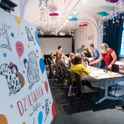 Okładka galerii „Kartka z pamiętnika” warsztaty kaligrafii | Dzieciaki na Piętrze 2022