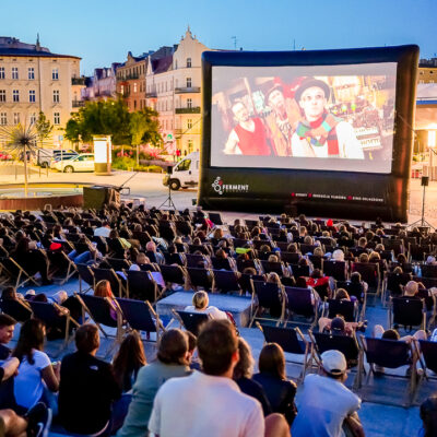 Okładka galerii “Moulin Rouge” Łazarski Przegląd Filmowy