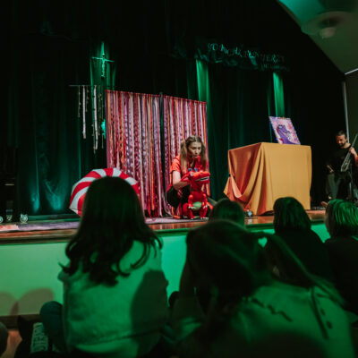 Okładka galerii Teatr Formalina i spektakl „Skorupka” | Dzieciaki na Piętrze w Katedralnej Szkole Muzycznej