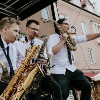 Okładka galerii Koncert Dizzy Boyz Brass Band i występ grupy tanecznej Skillart na Placu Kolegiackim