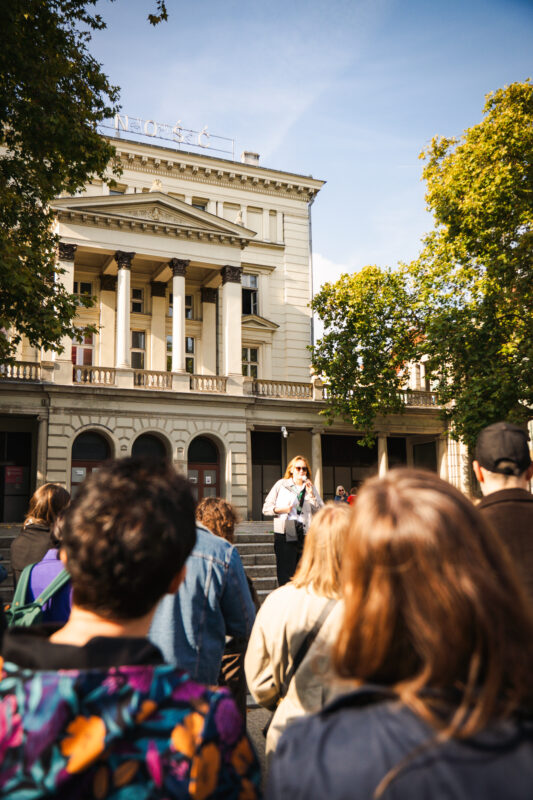 Okładka galerii Spacer miejski „Poznańskie artystki” | Poznanianki. Historie tuż obok nas
